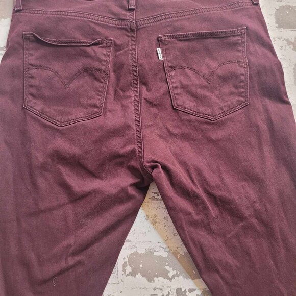 2239 Levis Slimming Skinny Maroon Jeans Women's‎ 32 - Picture 3 of 4